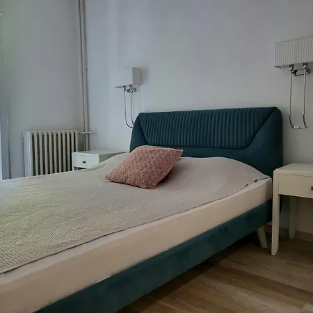 Lux Star 아파트 *